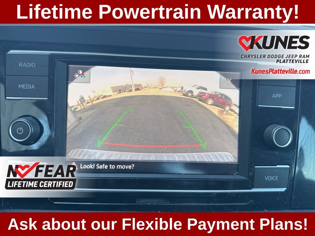 Used 2023 Volkswagen Jetta SE w/ Panoramic Sunroof Package FWD image 20