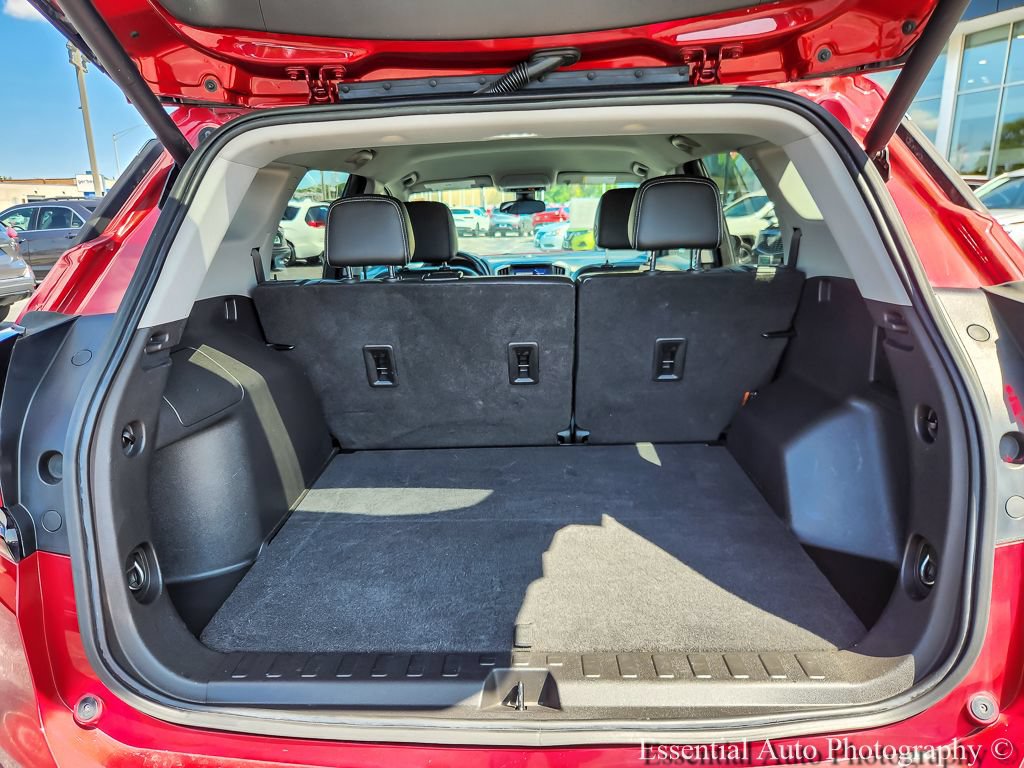 Used 2022 GMC Terrain SLT w/ Infotainment Package II FWD image 17