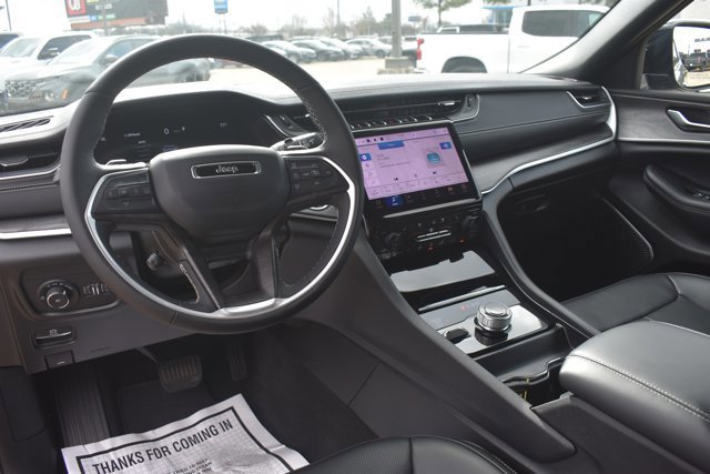 Used 2025 Jeep Grand Cherokee L Limited w/ Luxury Tech Group II image 20