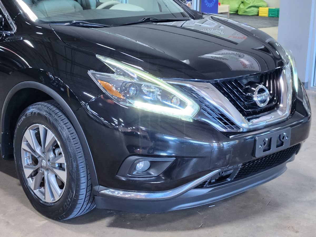 Used 2018 Nissan Murano SL w/ Moonroof Package FWD image 17