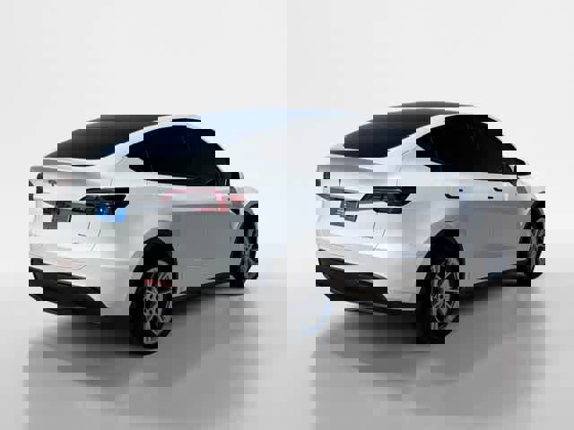 Used 2023 Tesla Model Y Performance image 5