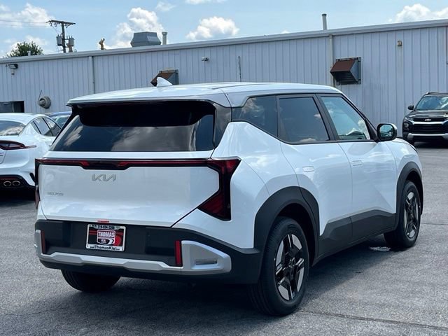 New 2027 Kia Seltos LX FWD image 13