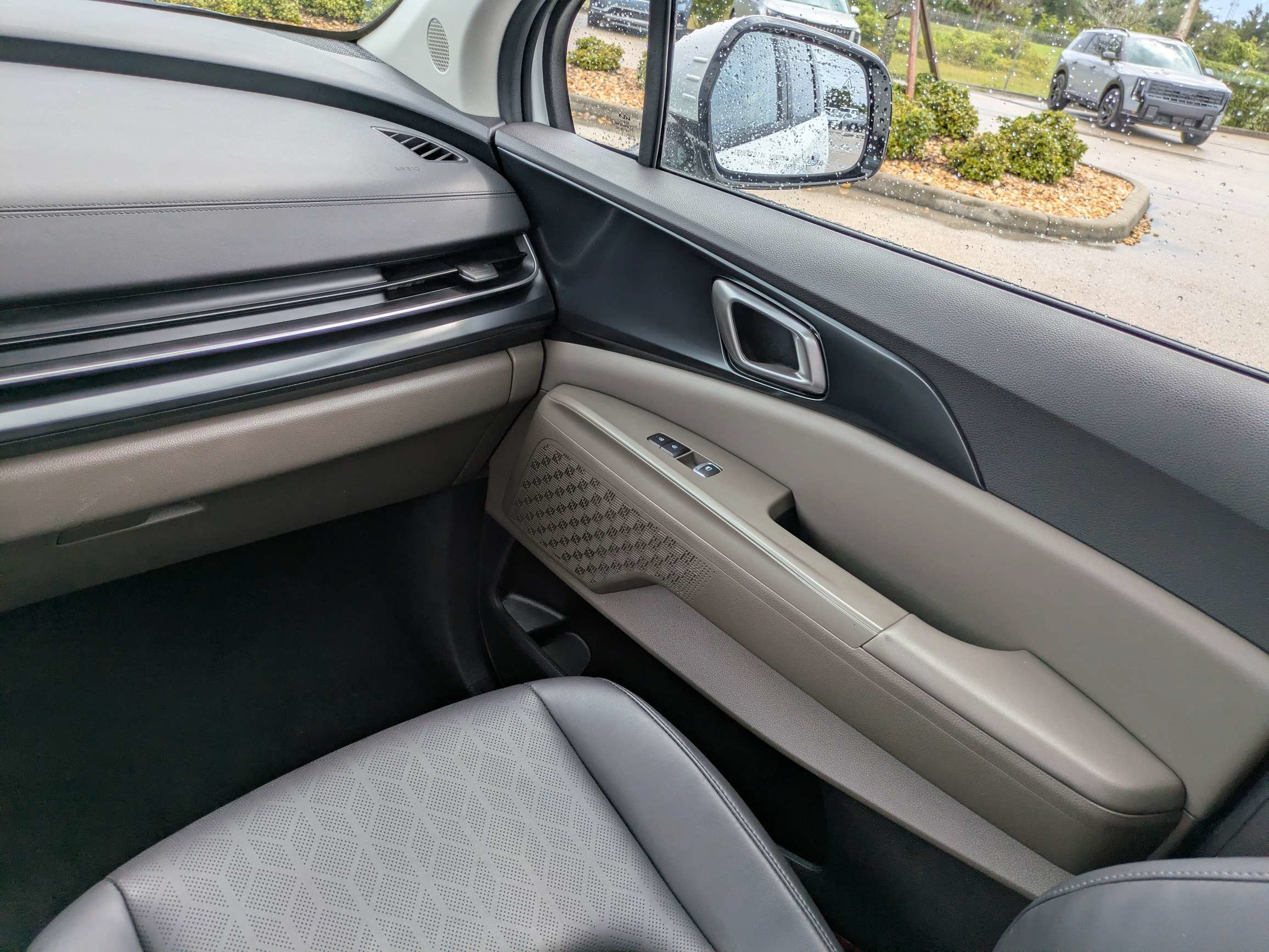 Certified 2026 Kia Carnival LXS FWD image 15