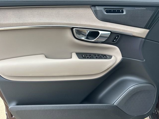 New 2026 Volvo XC90 T8 Ultra w/ Protection Package Premier AWD/4WD image 12