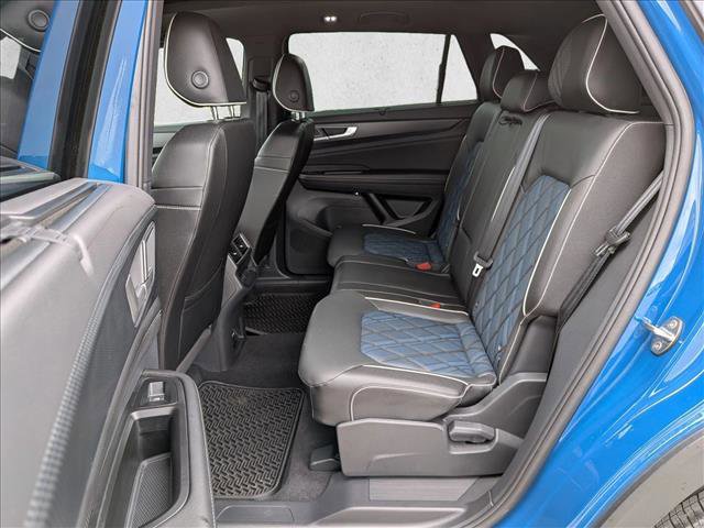 Used 2025 Volkswagen Atlas Cross Sport SEL Premium R-Line image 19