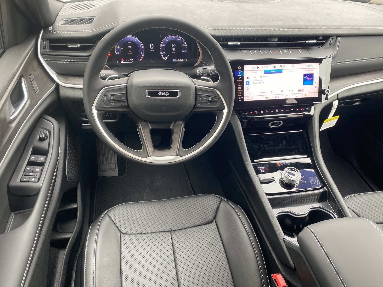 New 2026 Jeep Grand Cherokee Limited Reserve AWD/4WD image 11