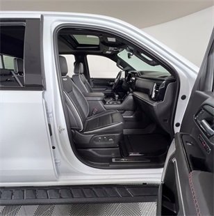Used 2024 GMC Sierra 1500 AT4X image 7