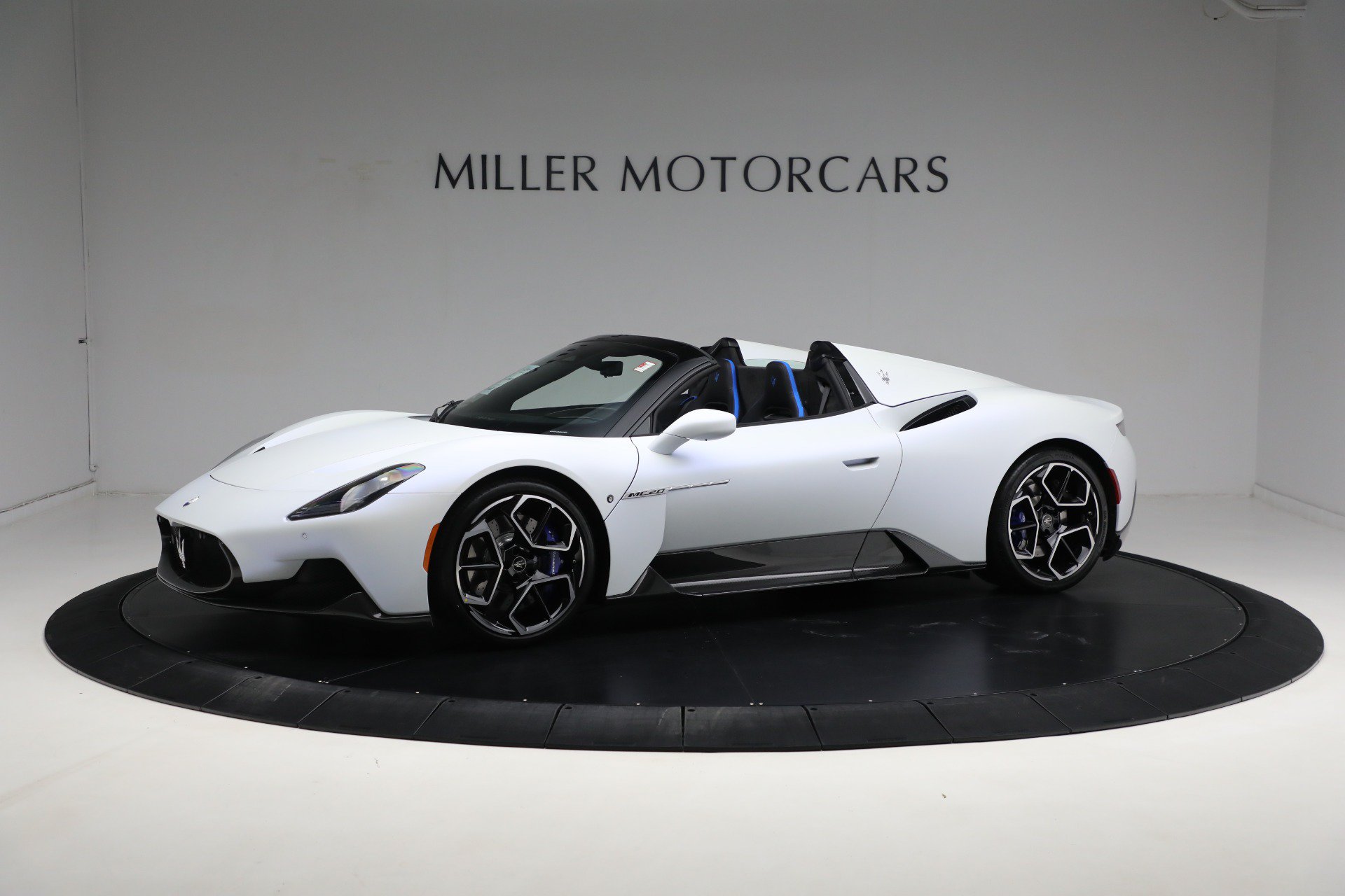 Used 2023 Maserati MC20 Spyder RWD image 2