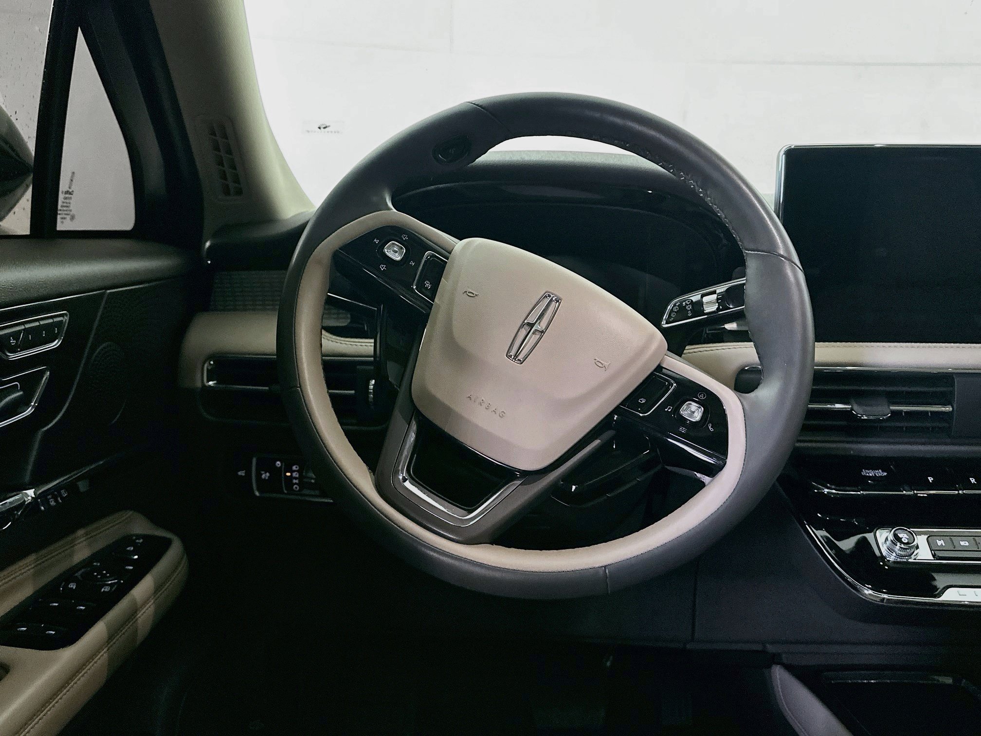 Used 2024 Lincoln Corsair FWD w/ Equipment Group 101A image 18