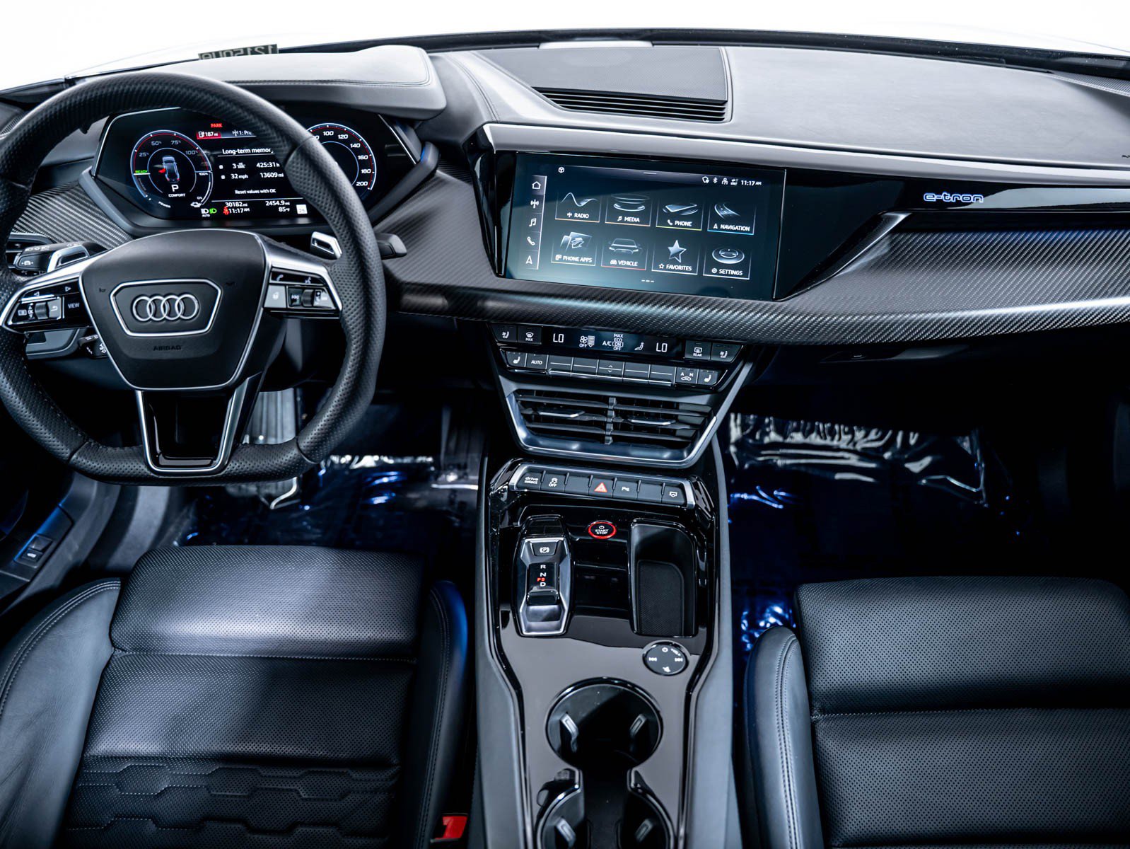 Used 2023 Audi e-tron GT Premium Plus w/ Performance Package AWD/4WD image 8