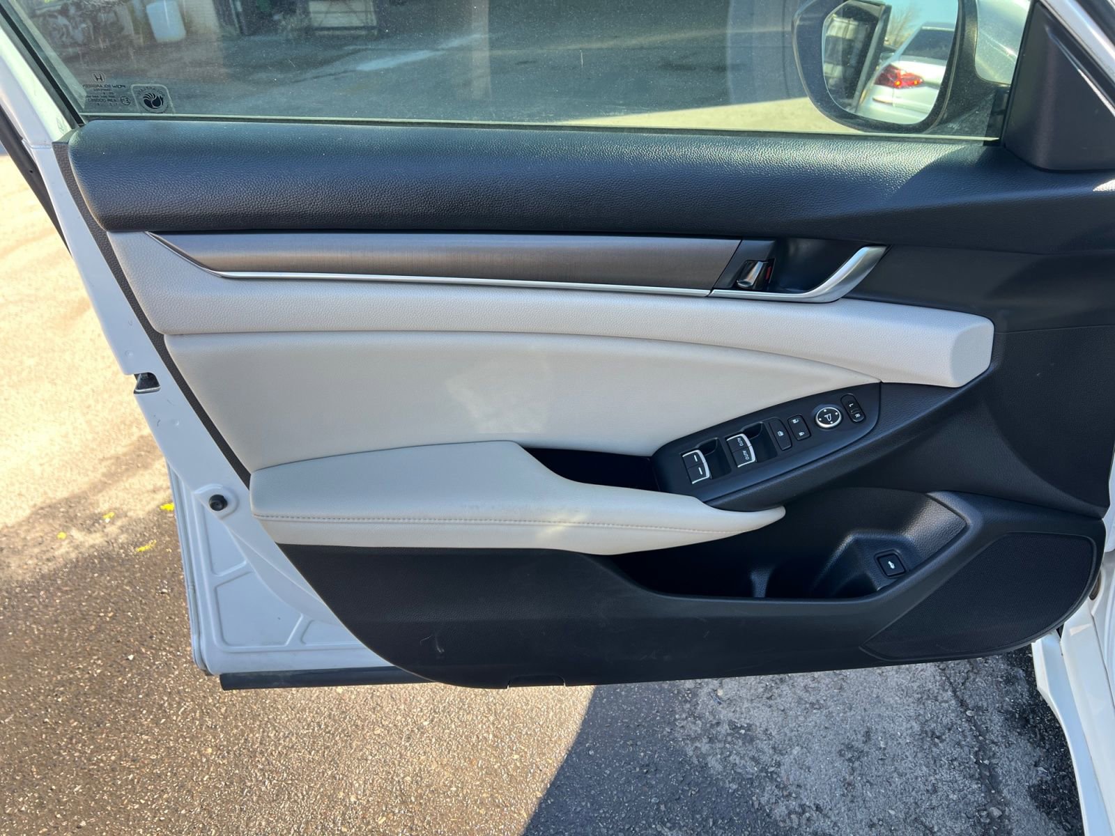 Used 2019 Honda Accord LX image 19
