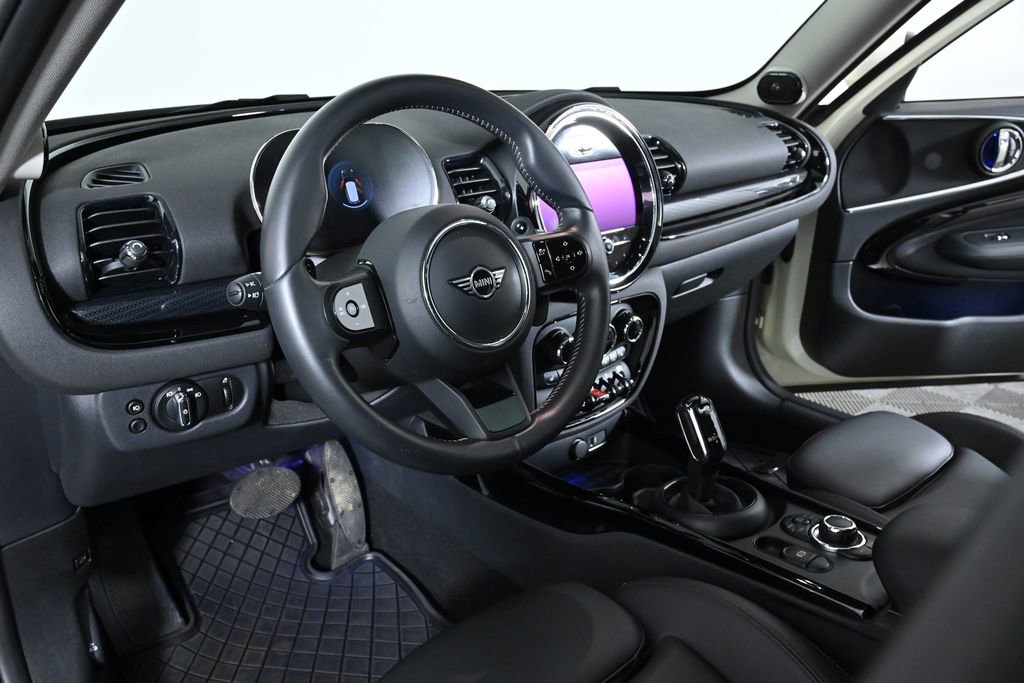 Used 2023 MINI Cooper Clubman S w/ Premium Package image 11