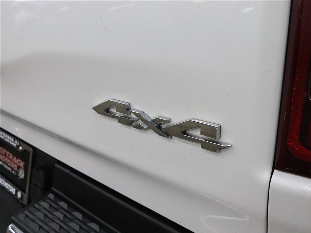 Used 2019 RAM 1500 Laramie AWD/4WD image 9