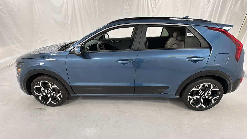 New 2025 Kia Niro EX Touring image 6