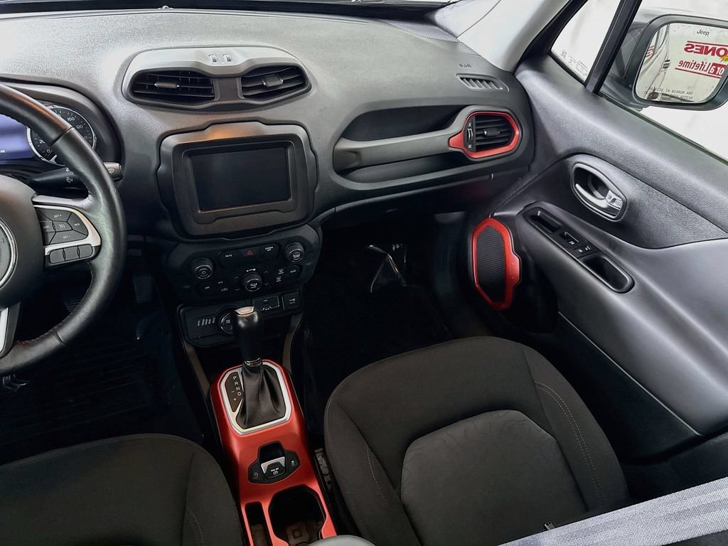 Used 2019 Jeep Renegade Trailhawk w/ Cold Weather Group II AWD/4WD image 25
