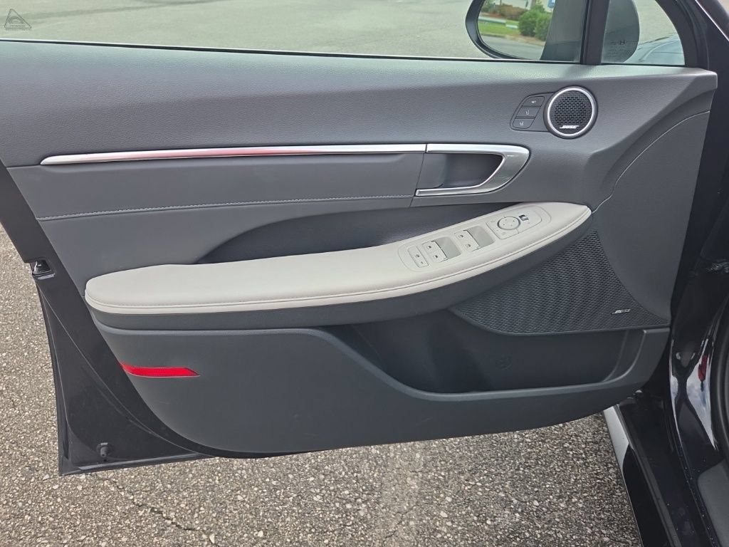 Used 2023 Hyundai Sonata Limited w/ Preferred Accessory Package FWD image 21