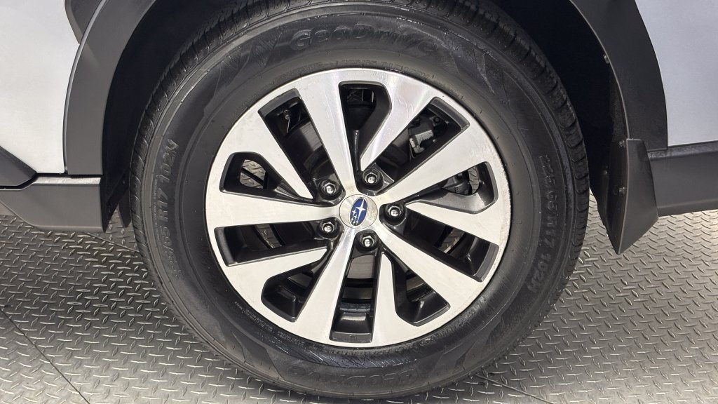 Used 2024 Subaru Outback Premium AWD/4WD image 6
