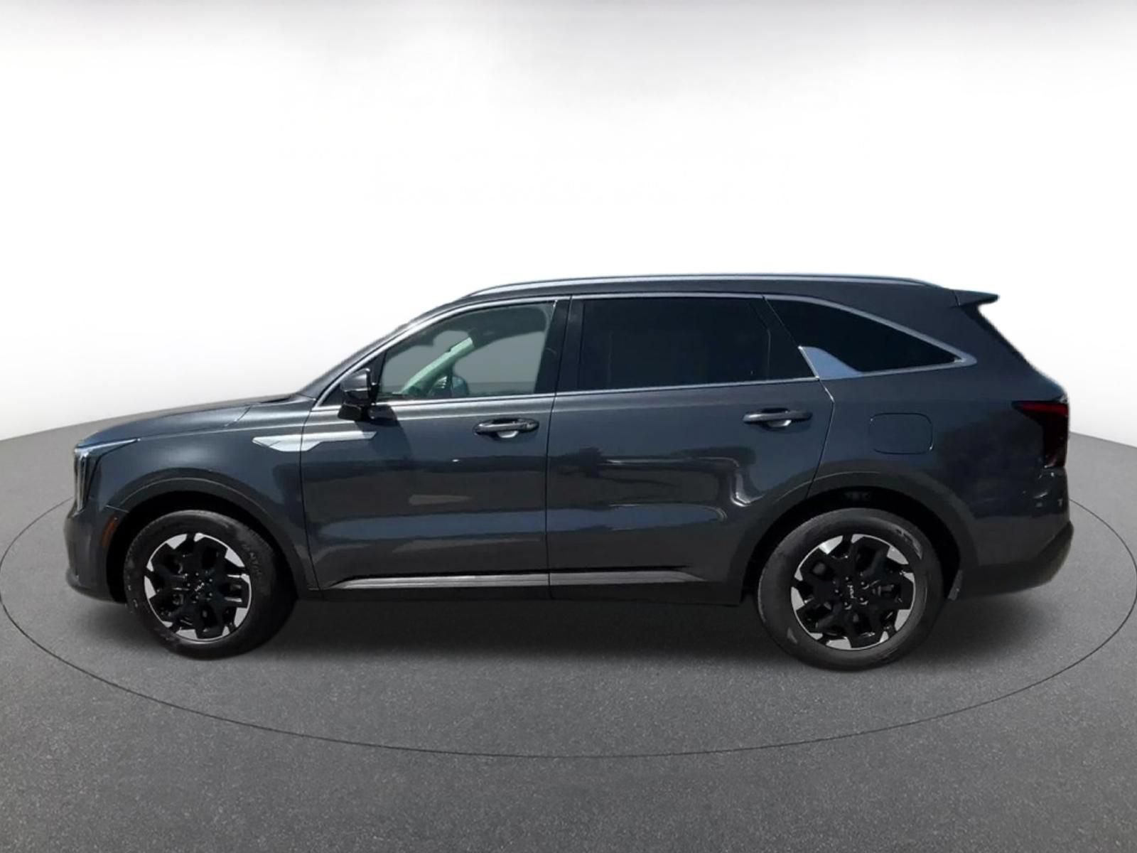 Used 2024 Kia Sorento S FWD image 9