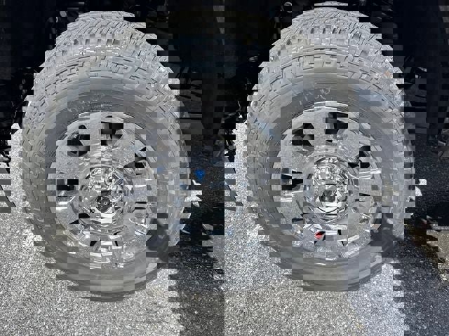 New 2026 Ford F250 Lariat w/ Chrome Package image 26