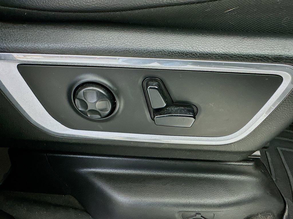 Used 2021 RAM 1500 Laramie AWD/4WD image 23