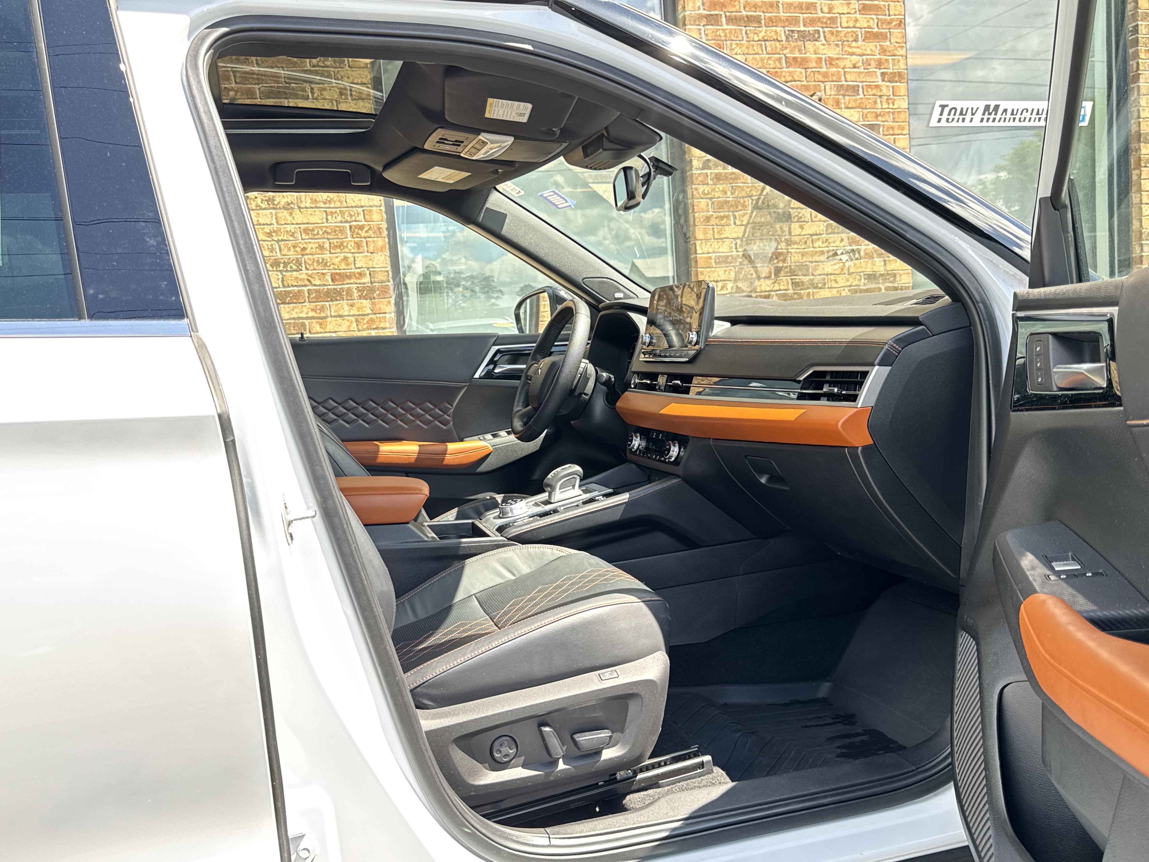 Used 2023 Mitsubishi Outlander SEL AWD/4WD image 15