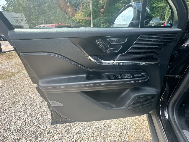 Used 2022 Lincoln Corsair AWD w/ Premium Package image 33