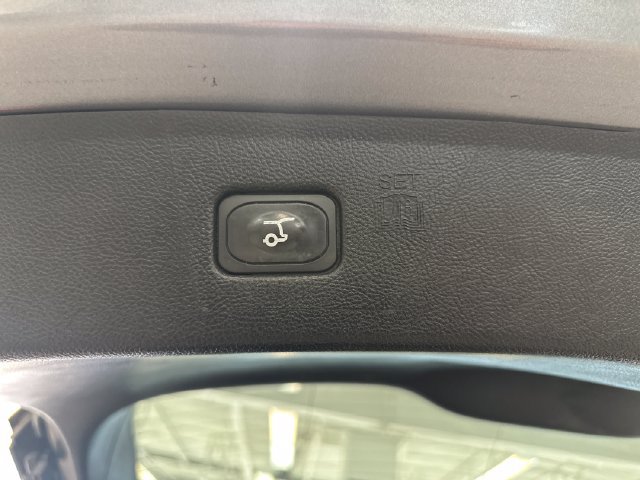 Used 2024 Ford Edge Titanium w/ Equipment Group 301A AWD/4WD image 31