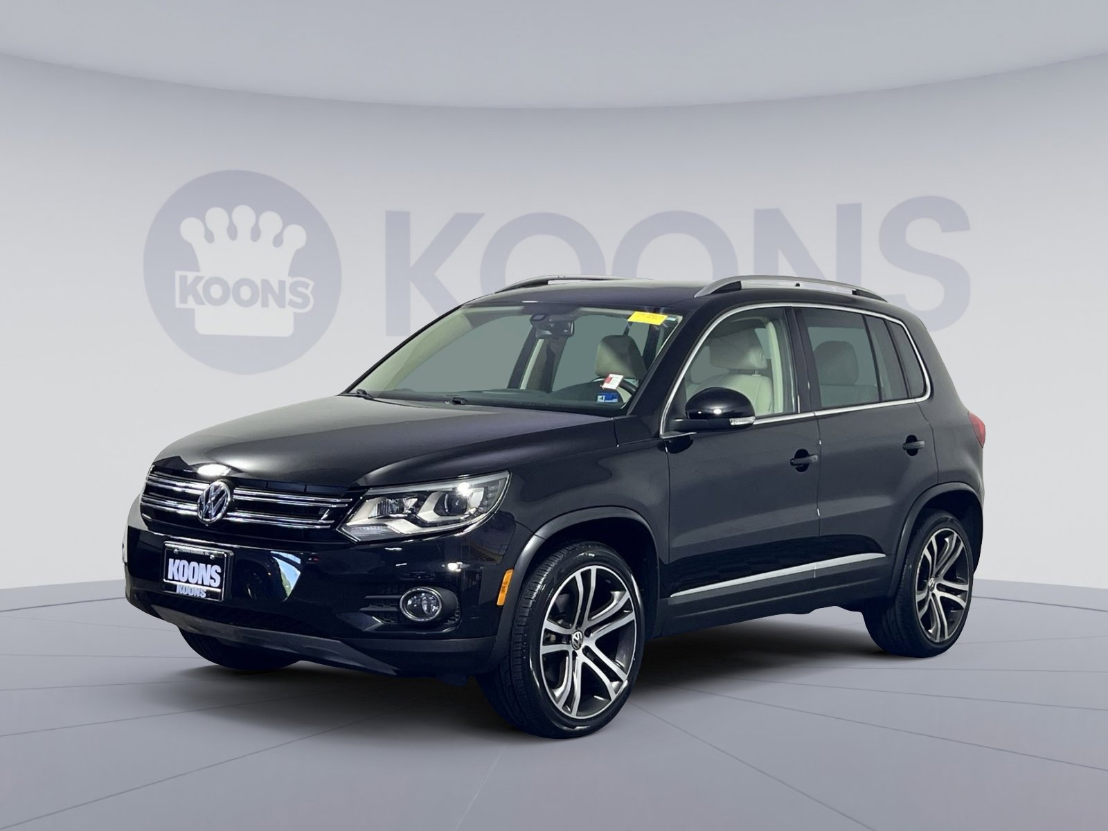 Used 2017 Volkswagen Tiguan SEL FWD image 5