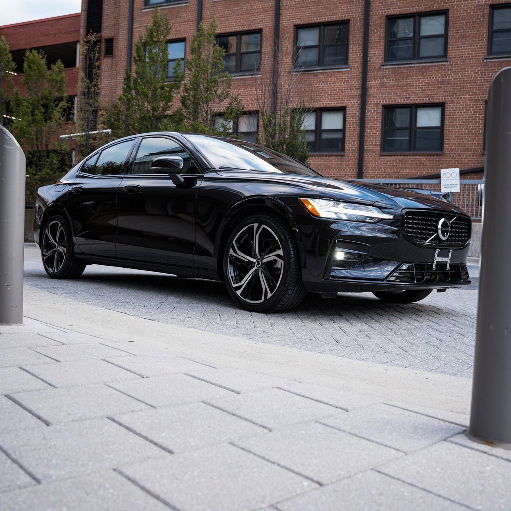 Certified 2025 Volvo S60 B5 Plus image 7