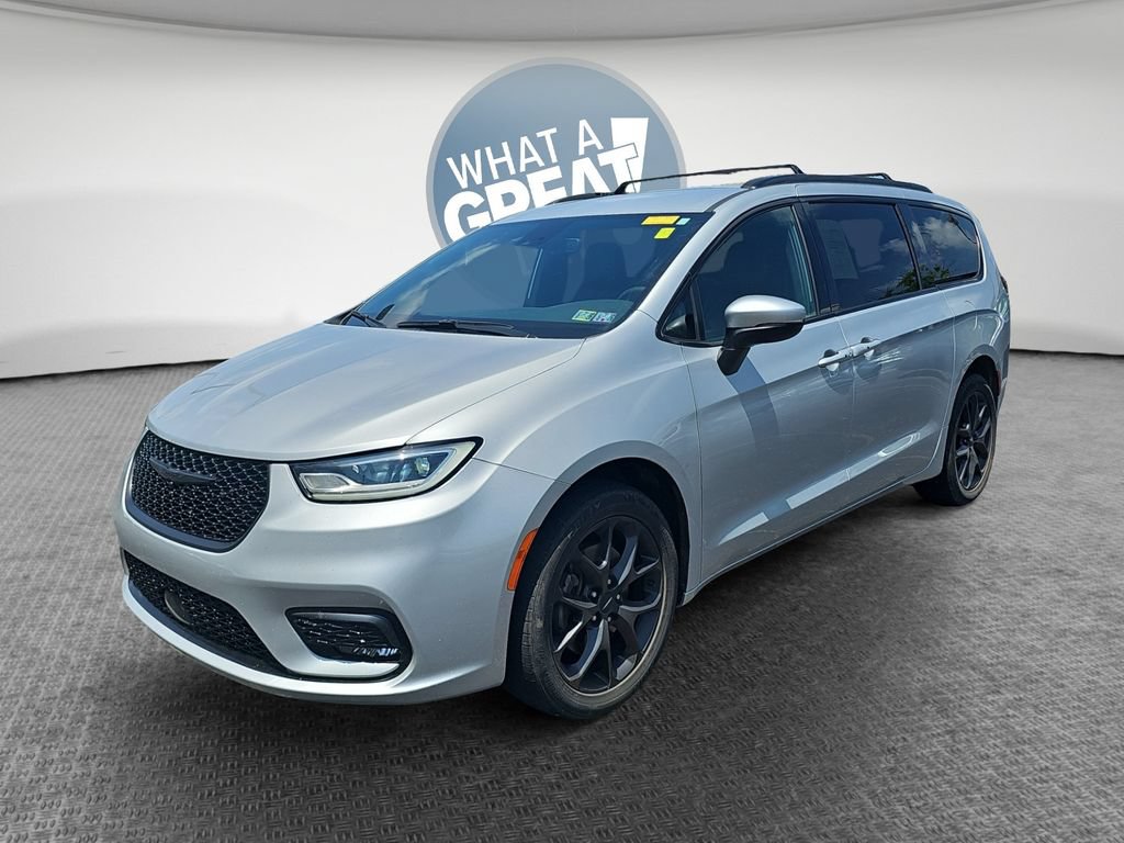 Certified 2023 Chrysler Pacifica Touring-L w/ S Appearance Package AWD/4WD image 8