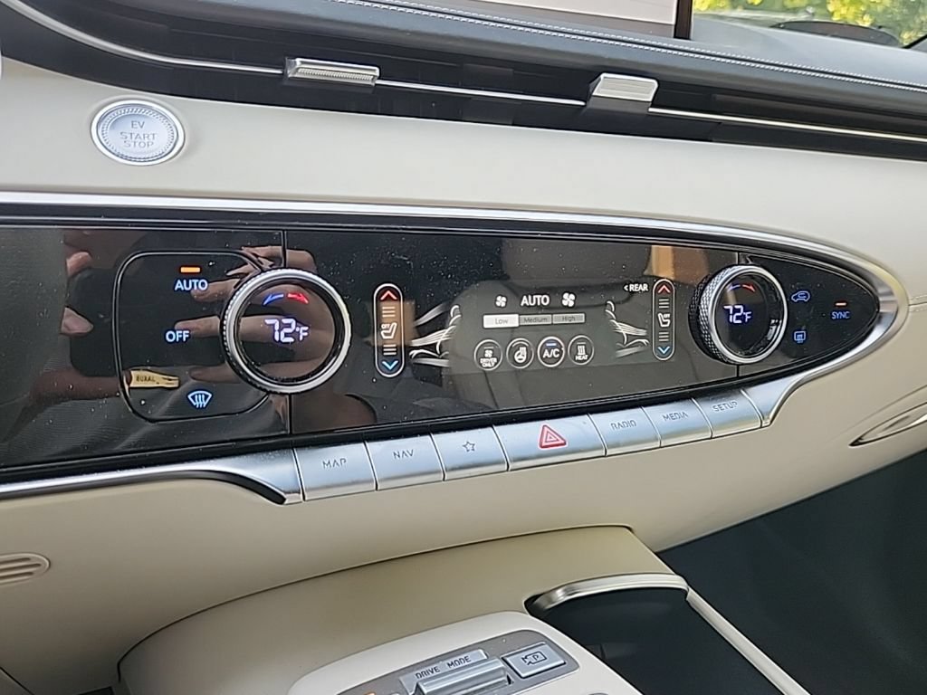Used 2024 Genesis Electrified GV70 w/ Prestige Package AWD/4WD image 22