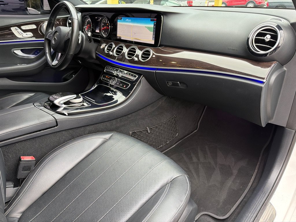 Used 2017 Mercedes-Benz E 300 4MATIC image 40