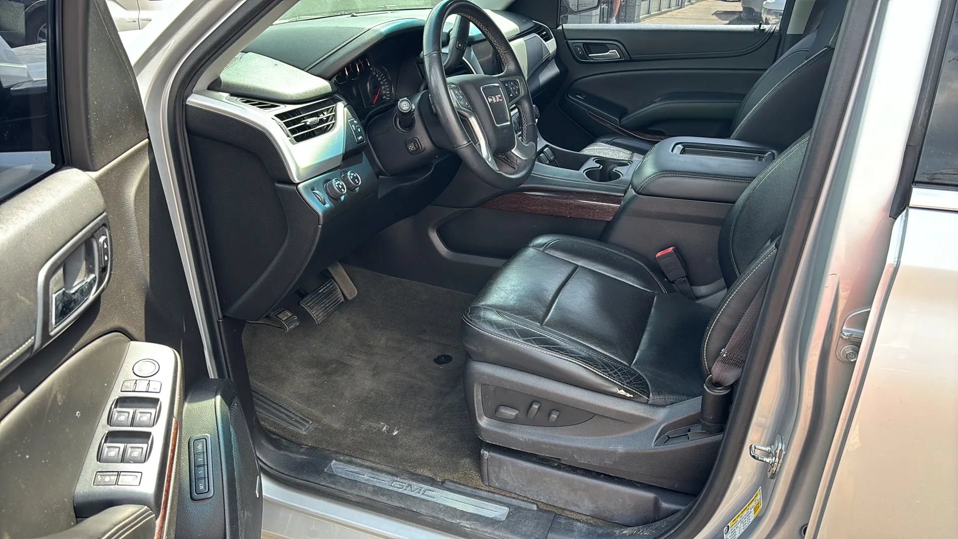 Used 2015 GMC Yukon XL SLT AWD/4WD image 10