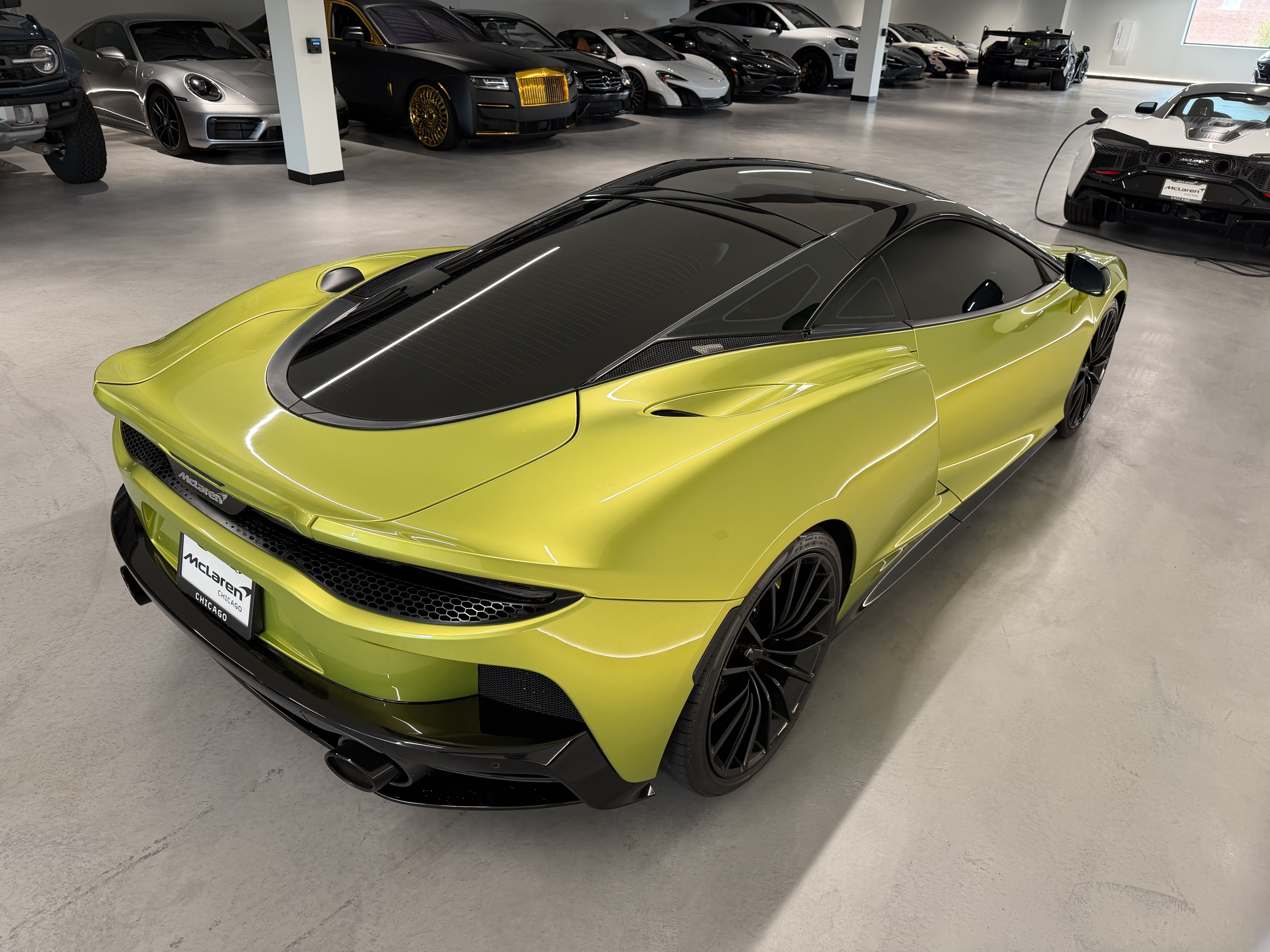 Used 2023 McLaren GT RWD image 5