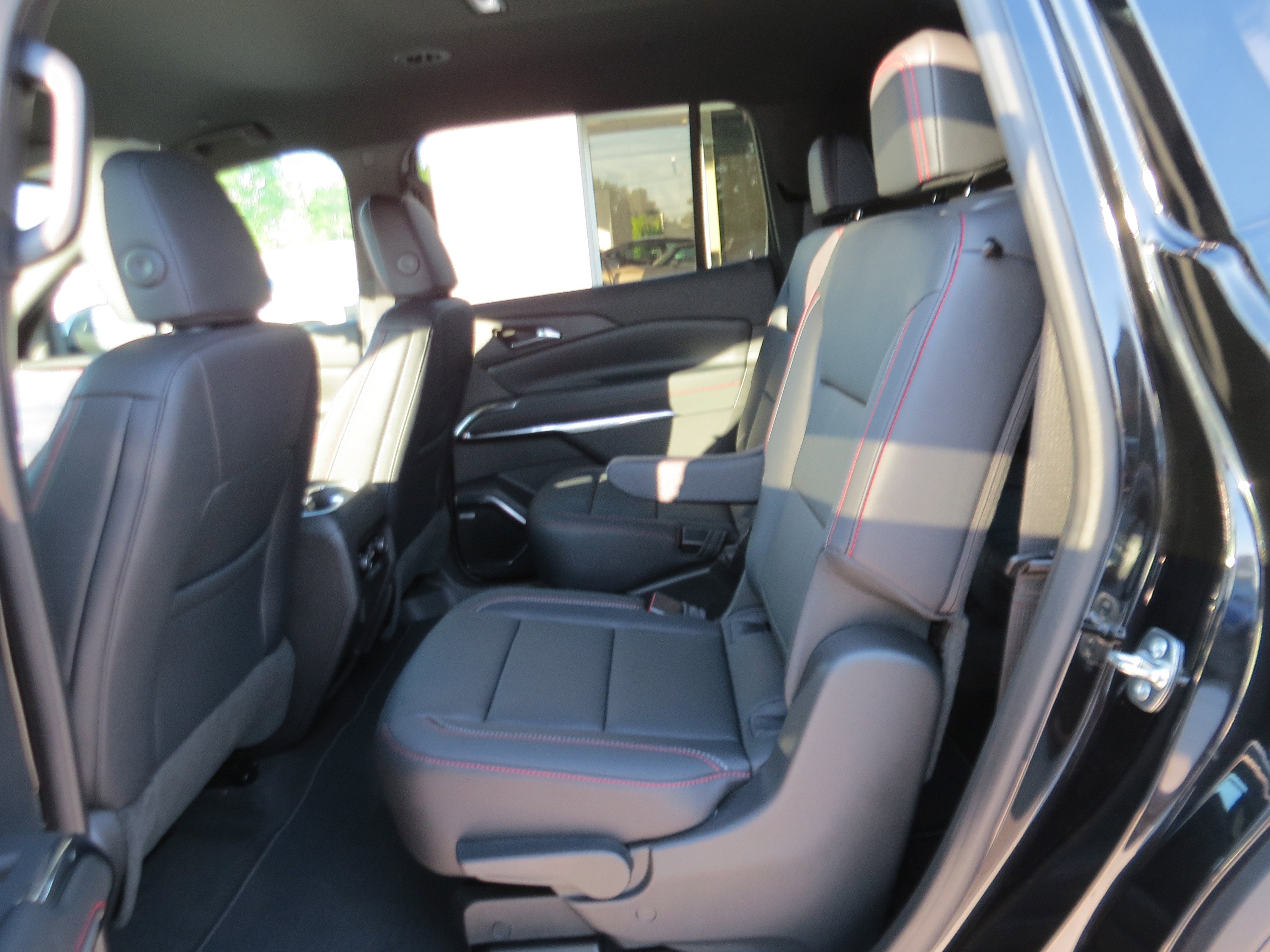 New 2026 Chevrolet Traverse Z71 w/ Enhanced Driving Package AWD/4WD image 14