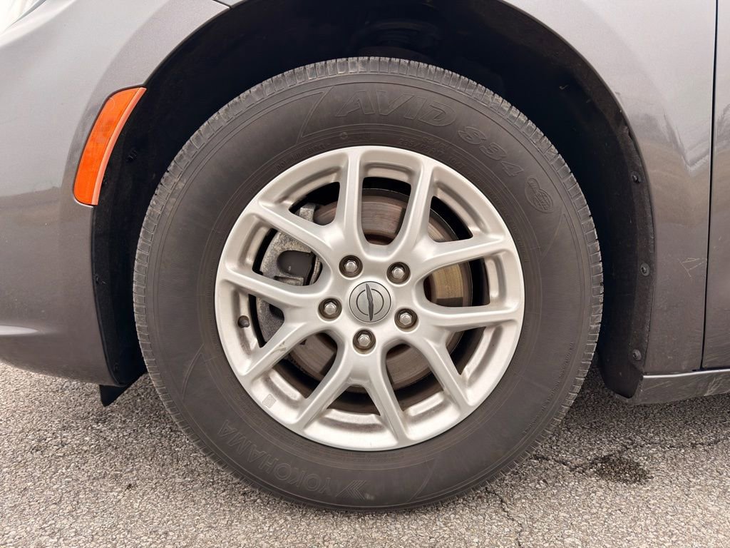 Used 2022 Chrysler Pacifica Touring-L image 21