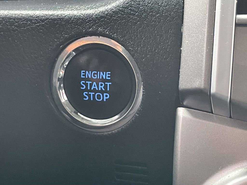 Used 2021 Toyota 4Runner SR5 AWD/4WD image 30