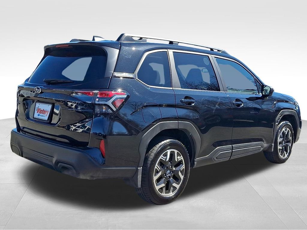 Used 2025 Subaru Forester Premium image 6