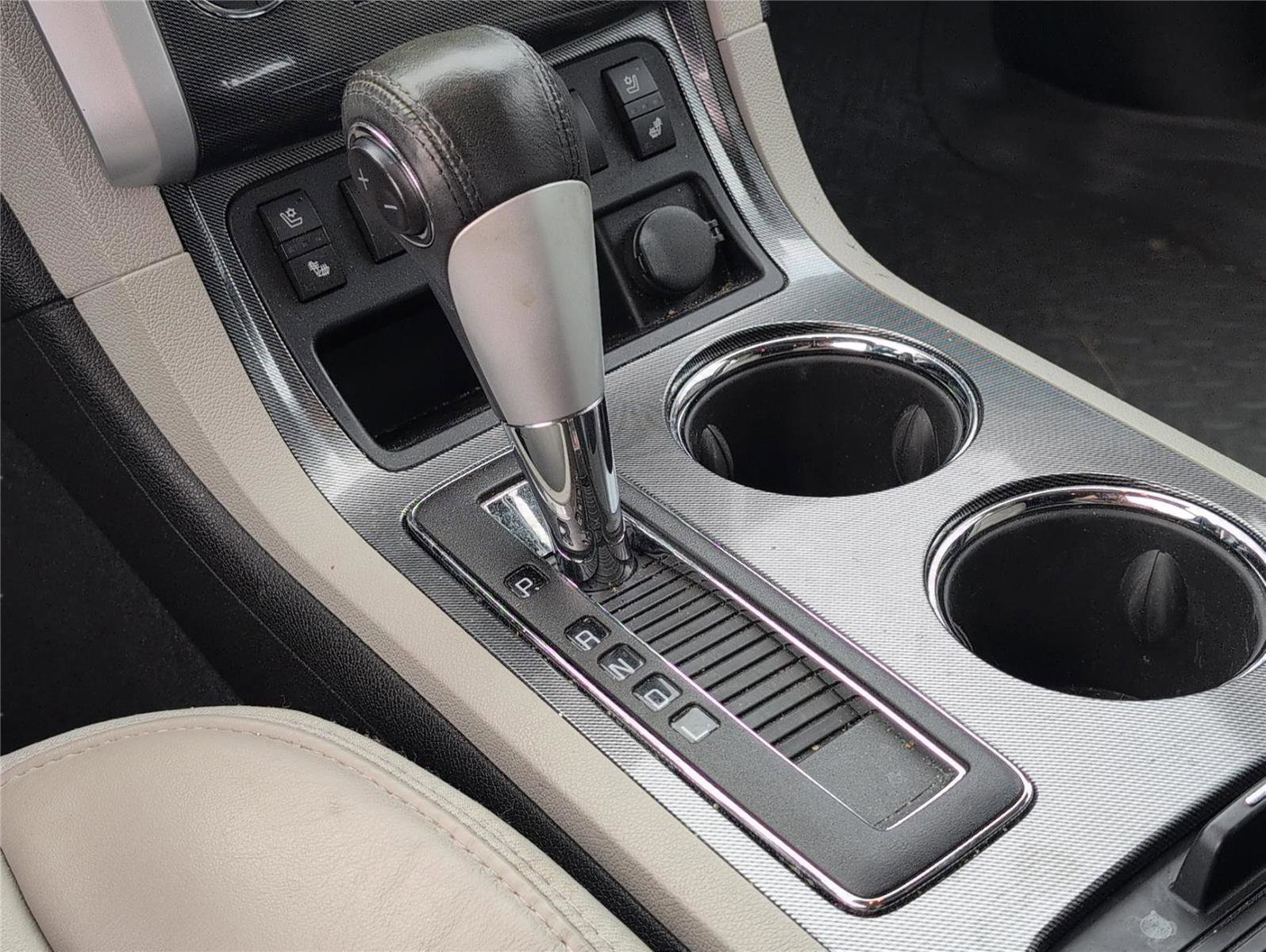 Used 2011 Chevrolet Traverse LTZ image 17