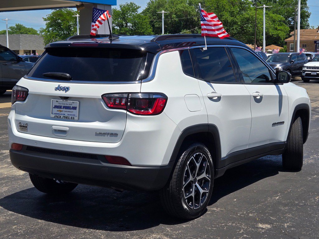Used 2025 Jeep Compass Limited AWD/4WD image 12