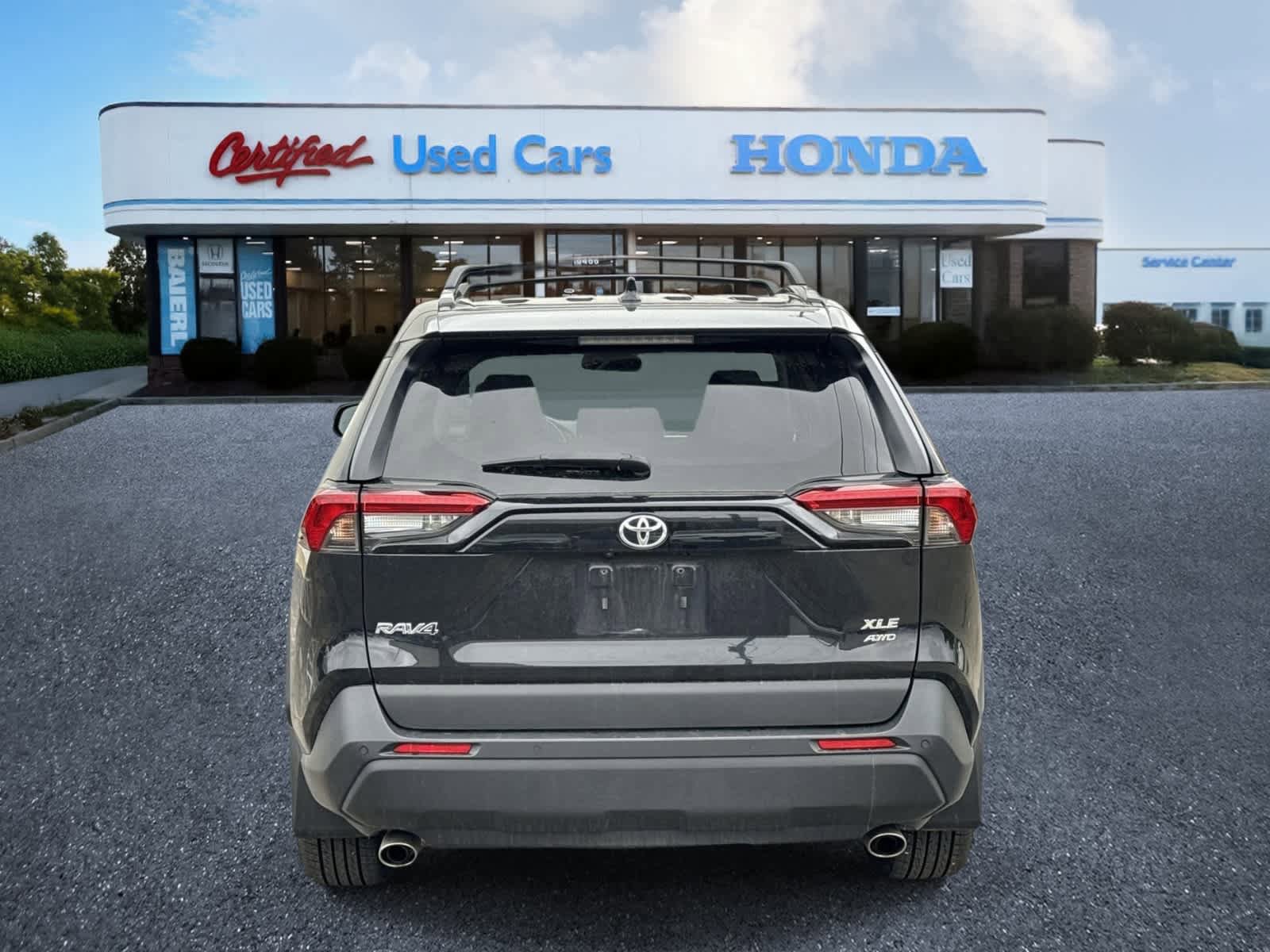Used 2024 Toyota RAV4 XLE Premium w/ Weather Package AWD/4WD image 4