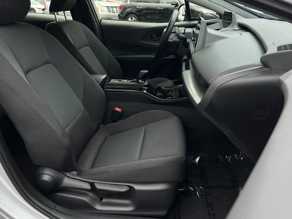 Used 2024 Toyota Prius LE image 10