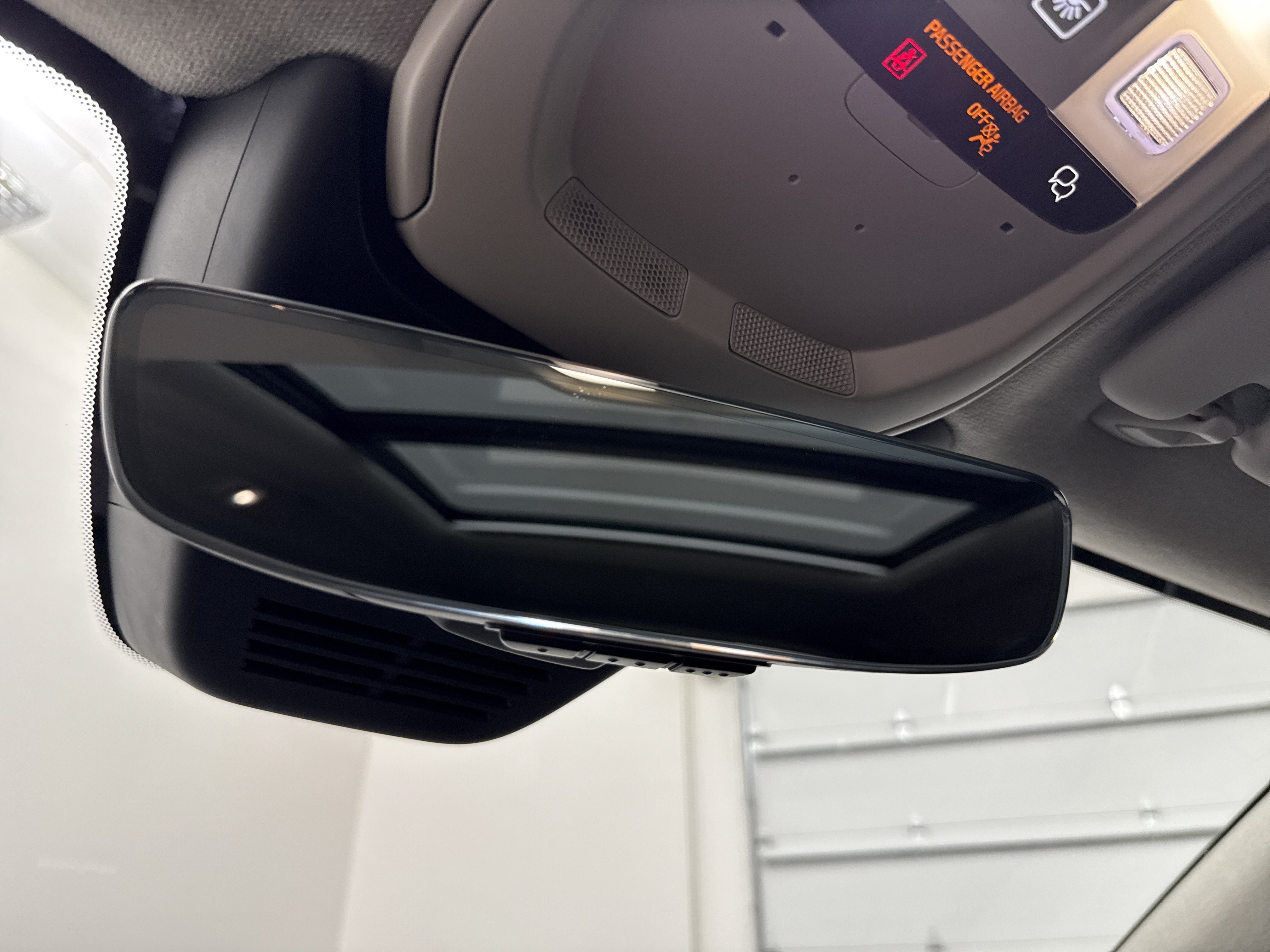 Certified 2024 Volvo XC40 B5 Plus AWD/4WD image 23