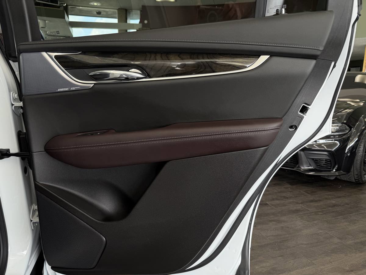 Used 2024 Cadillac XT6 Premium Luxury w/ Technology Package image 34