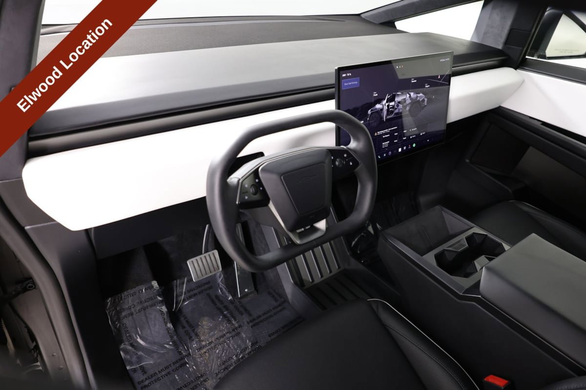 Used 2024 Tesla Cybertruck AWD Crew Cab image 20