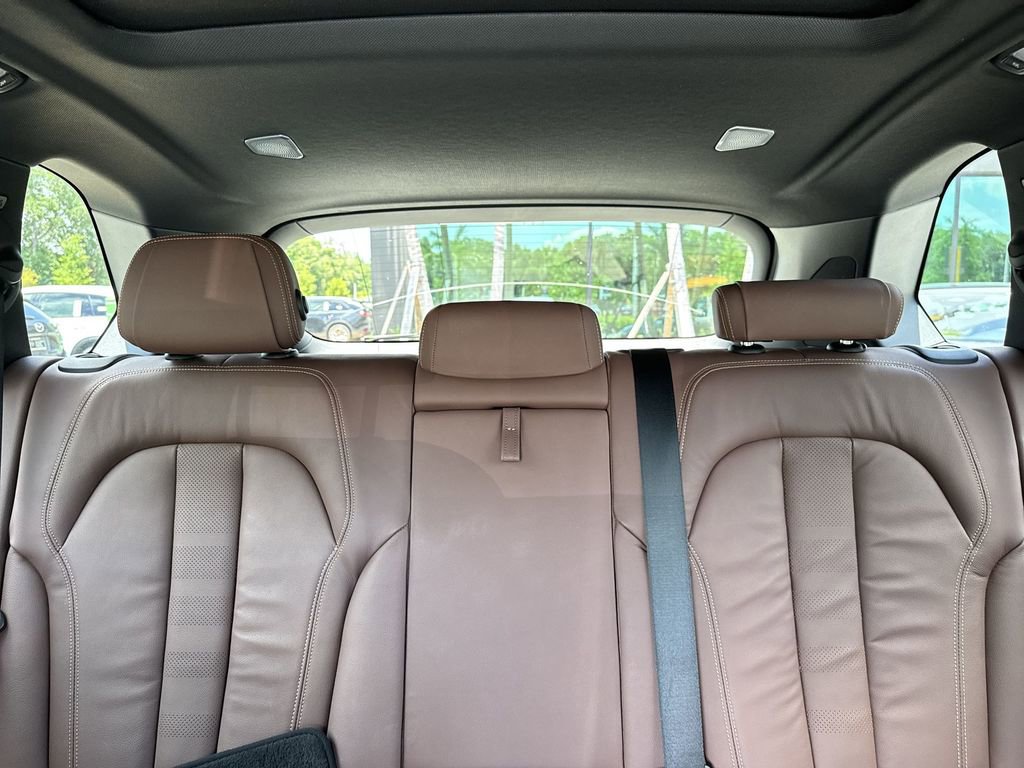 Used 2019 BMW X5 xDrive50i w/ M Sport Package AWD/4WD image 18