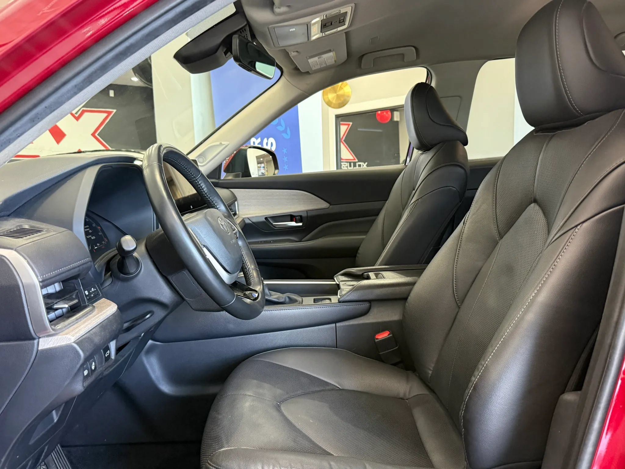 Used 2024 Toyota Grand Highlander AWD image 8