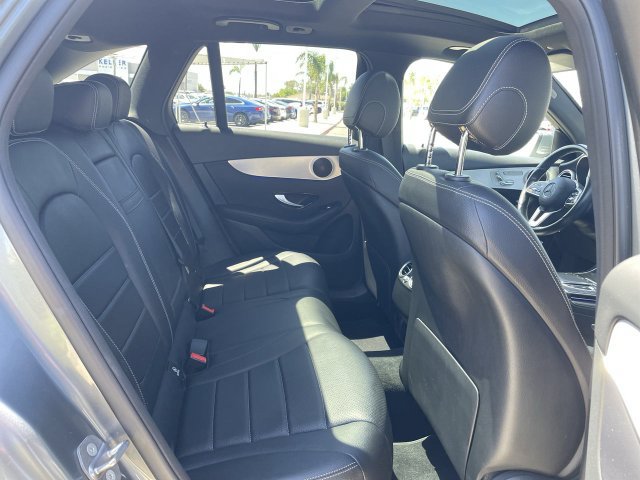 Used 2020 Mercedes-Benz GLC 300 4MATIC w/ Premium Package image 27