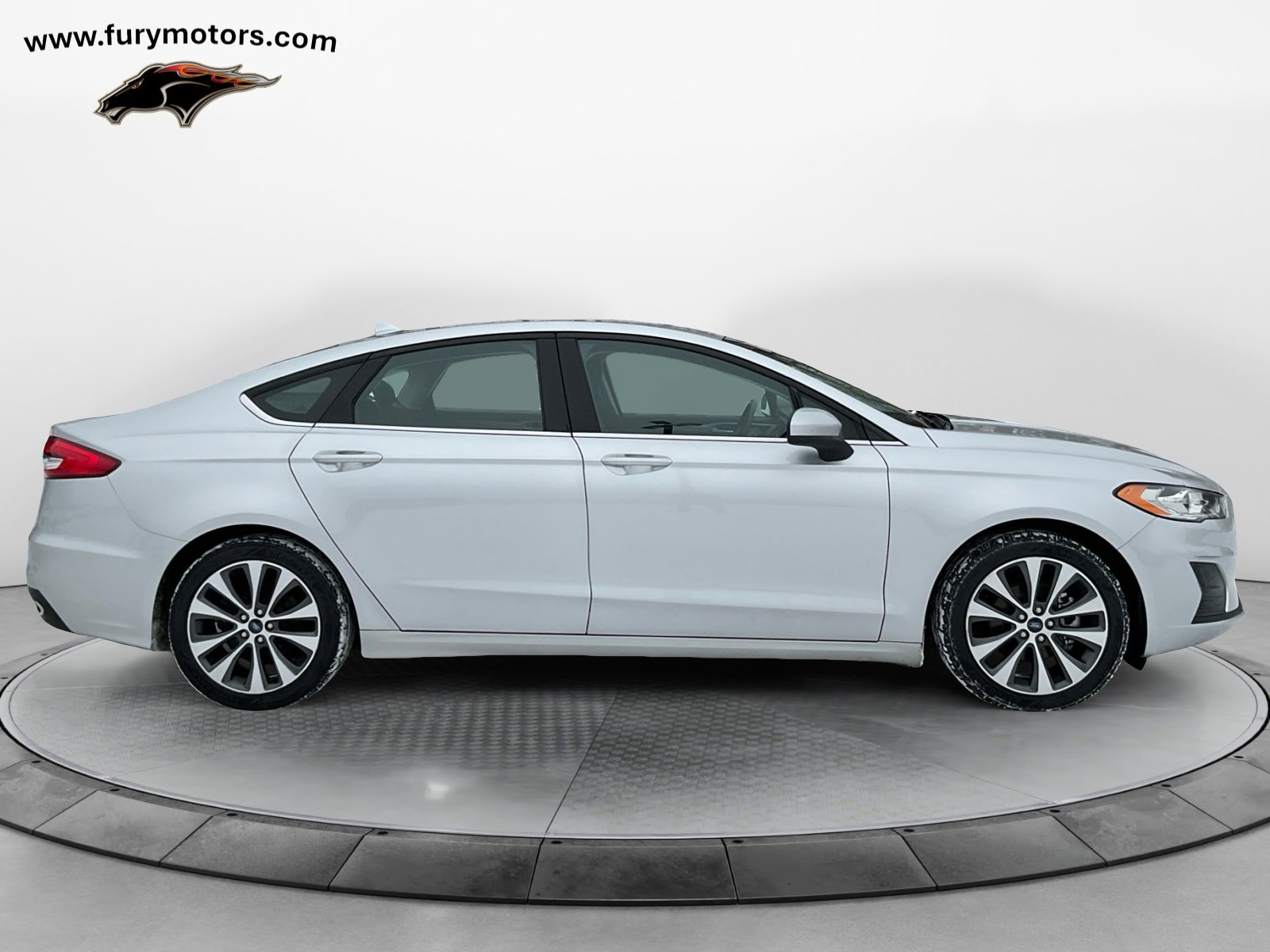 Used 2019 Ford Fusion SE image 2