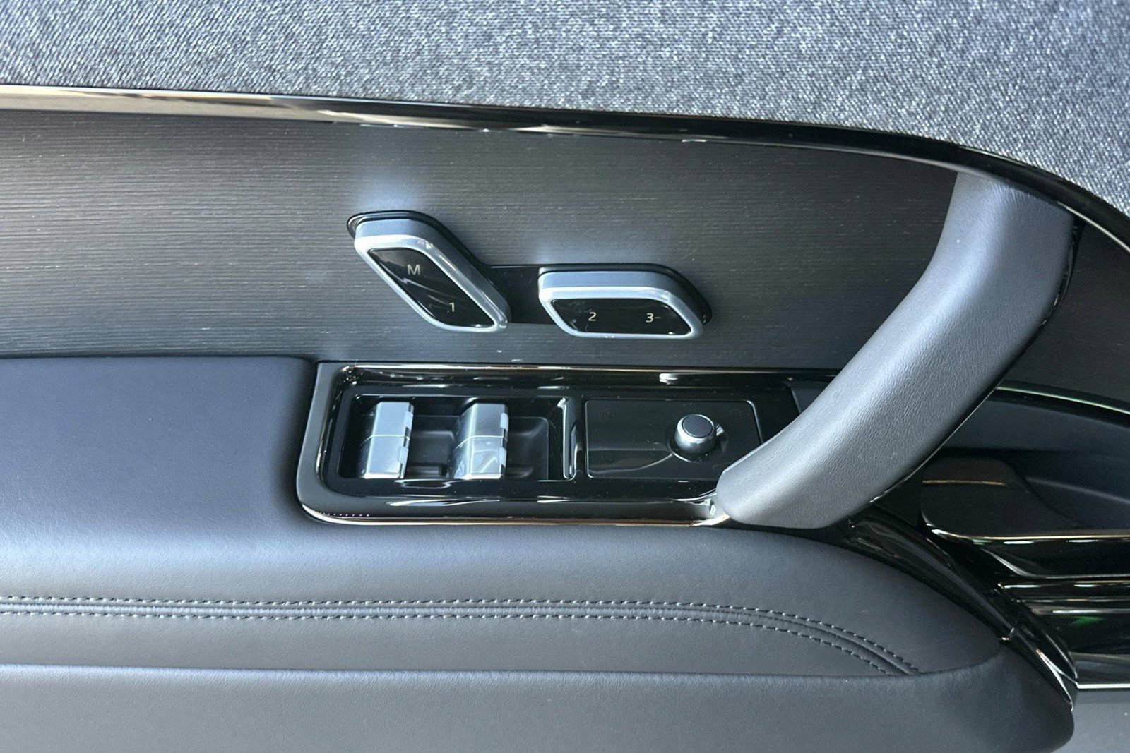 New 2026 Land Rover Range Rover Sport Autobiography AWD/4WD image 12